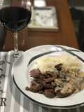 ISCAS DE CARNEao Molho de Funghi e Vinho Branco