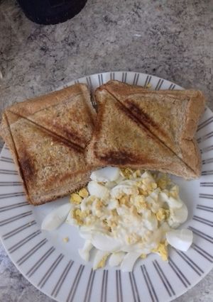A picture of Toasted bread and egg mayo.