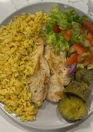 Foto de Arroz de Açafrão com Bife de Frango