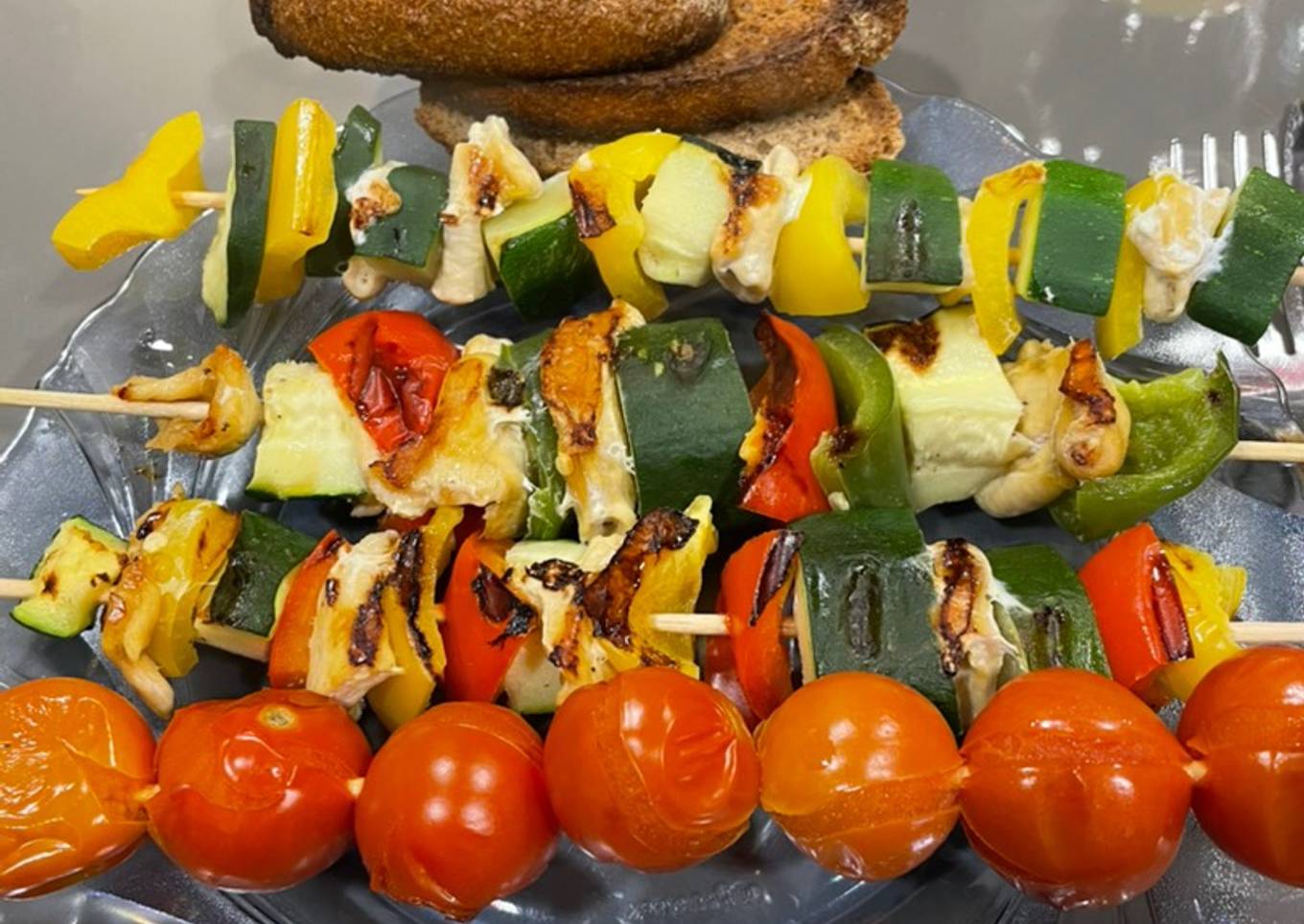 Brochetas de verduras a la plancha con el grill Lékue
