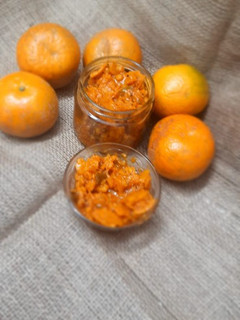 A picture of Orange Tholi Pickle.