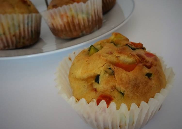 Muffin salati con zucchine e peperoni