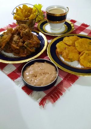 A picture of Pakoray with fries.