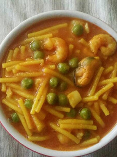 Una foto de Fideos con marisco🍲
