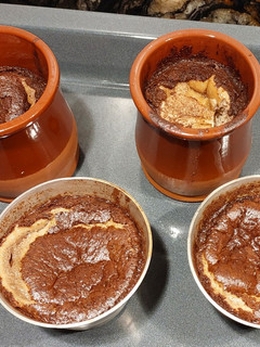 Una foto de Flan de huevo y chocolate