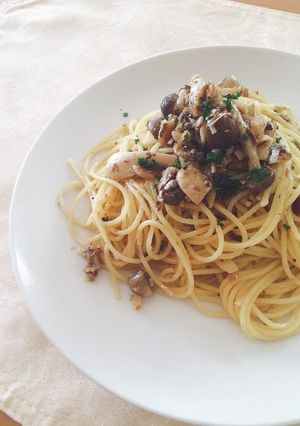 A picture of Spaghetti with oil sardine and mashroom.