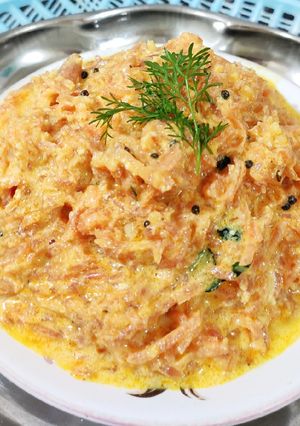 गाजराची कोशिंबीर (gajrachi koshimbir recipe in marathi) रेसिपी चे मुख्य फोटो 