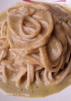 Una foto de Espaguetti🍝 en salsa cremosa de pimiento verde🍝