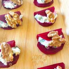 รูปของ Pickled beetroot tacos with goat’s cheese