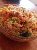 Ensalada de quinoa, zapallitos, tomate y atún
