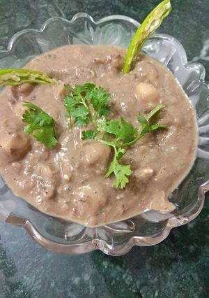 A picture of Shahi  chole.