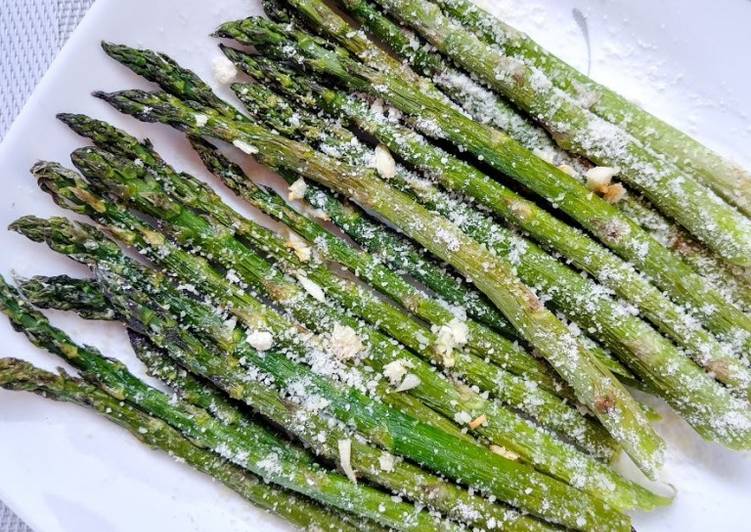 Recipe of Perfect Garlic Parmesan Asparagus