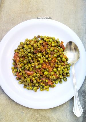 A picture of Spicy Masala Fry Matar.