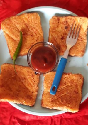 सूजी टोस्ट (sooji toast recipe in Hindi) रेसिपी मुख्य फोटो