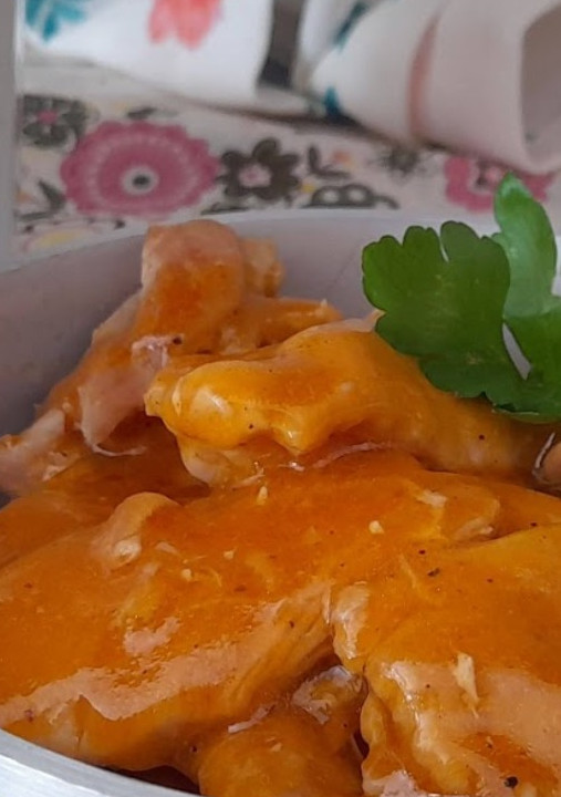Una foto de Pollo en salsa sriracha