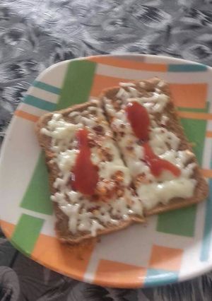 A picture of Cheese chilli toast.