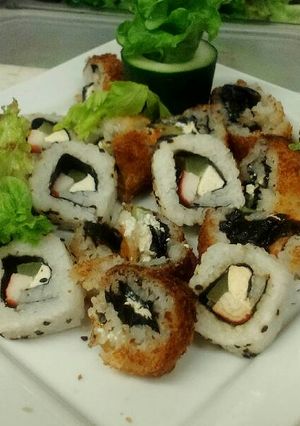 Una foto de Rollos sushi de camarones