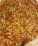 Guiso de fideo tirabuzón