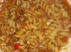 Una foto de Guiso de fideo tirabuzón
