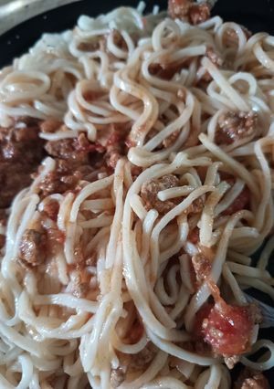 Una foto de Tallarines con Salsa Boloñesa