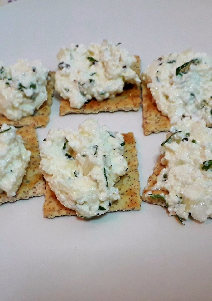 Una foto de Crema de requesón y cilantro