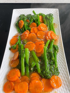 A picture of Stir Fried Baby Broccoli & Carrot With Oysters Sauce.