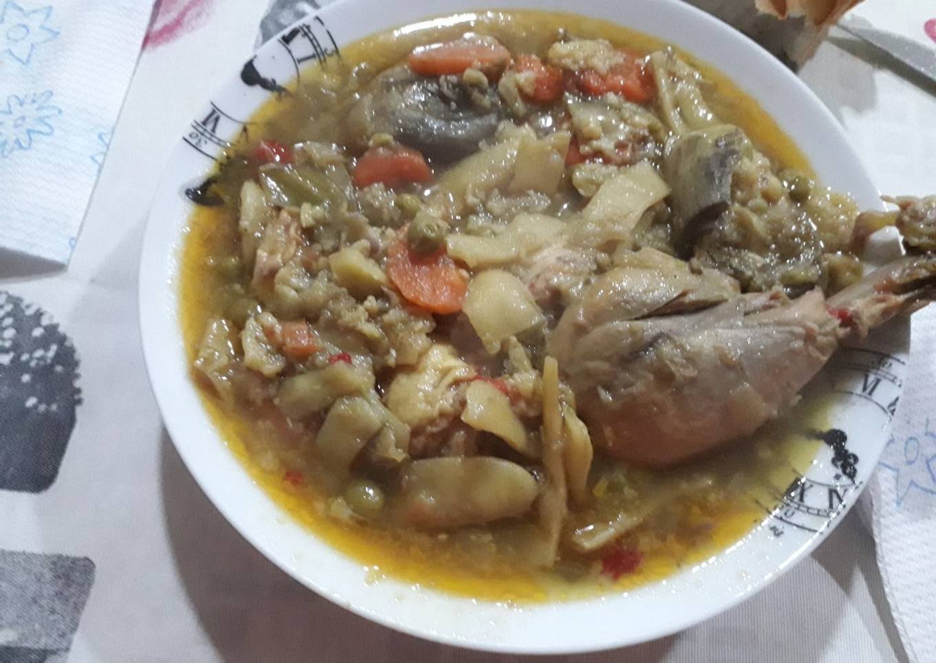 Menestra de temporada con pollo