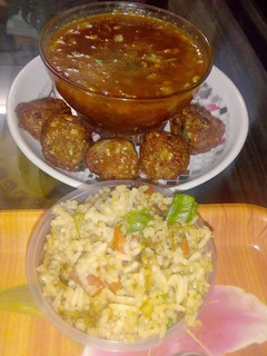 लौकी मंचूरियन और फ्राइड राइस (Lauki manchurian aur fried rice recipe in Hindi) रेसिपी मुख्य फोटो