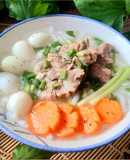 Bánh canh sườn trứng cút