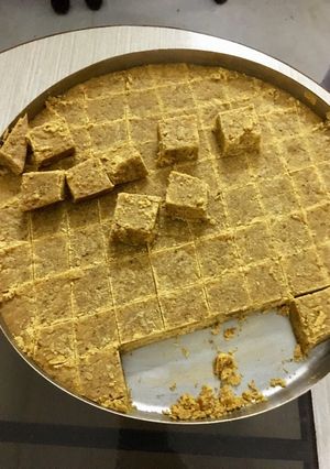 A picture of Besan barfi.