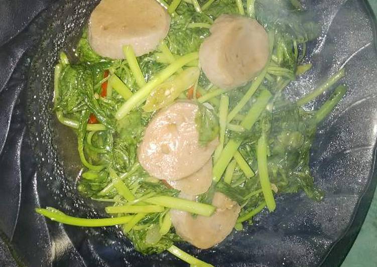 bayam tumis kecap baso