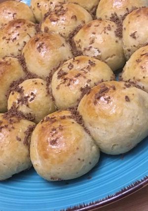 A picture of Honeycomb Bread with Chocolate Filling.