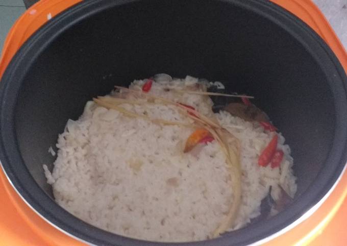 Yuk intip, Cara gampang membuat 20. Nasi Liwet Ricecooker dijamin spesial