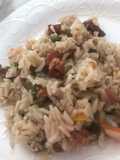 Arroz tipo chino con vegetales y proteína. Súper fácil