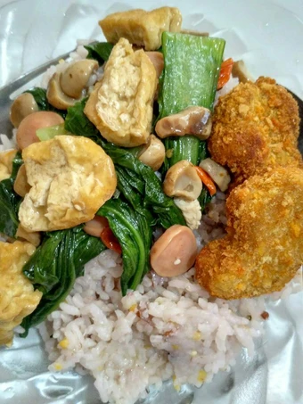 Cara Mudah Menyiapkan Resep Nasi Kongbap + Cah Pokcoy Jamur + Chicken Nugget Anti Ribet, Mantap Sekali