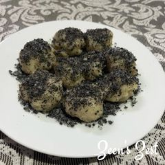 A picture of Tapioca flour and Milk Mochi.