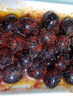 Una foto de Aceitunas con pimentón y ajo en polvo