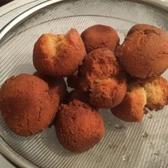 A picture of Japanese Mandazi (Sata andagi).