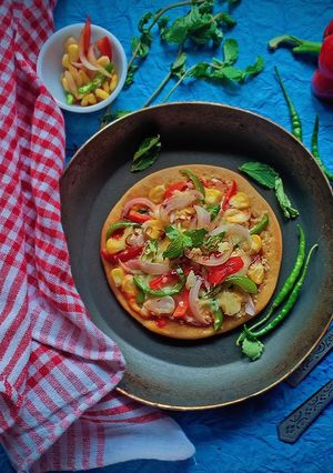 পিৎজা(Pizza recipe in bengali) রেসিপির প্রধান ছবি