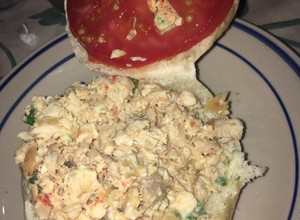 Una foto de 🥪🍗 Sándwich DE POLLO🍗🥪