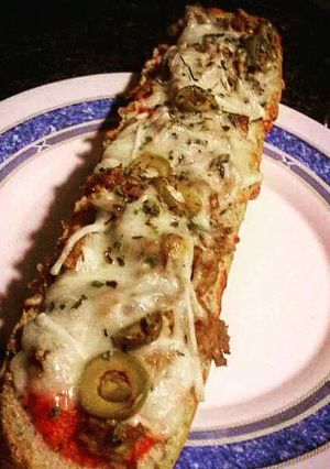 Una foto de Megapizza de atún