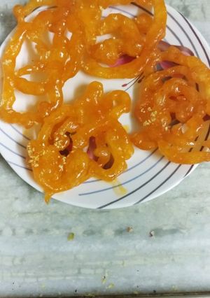झटपट जिलबी (jalebi recipe in marathi) रेसिपी चे मुख्य फोटो 
