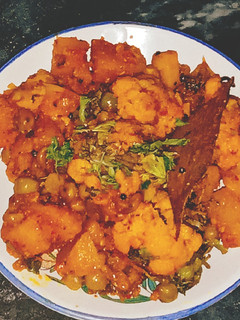 गोभी आलू मटर की सब्जी (Gobhi aloo matar ki sabzi recipe in hindi) रेसिपी मुख्य फोटो
