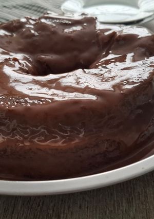 Foto de Bolo de cenoura saudável recheado com brigadeiro