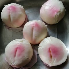 A picture of Salted Egg and Kaya Bun.