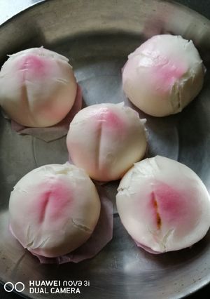 A picture of Salted Egg and Kaya Bun.