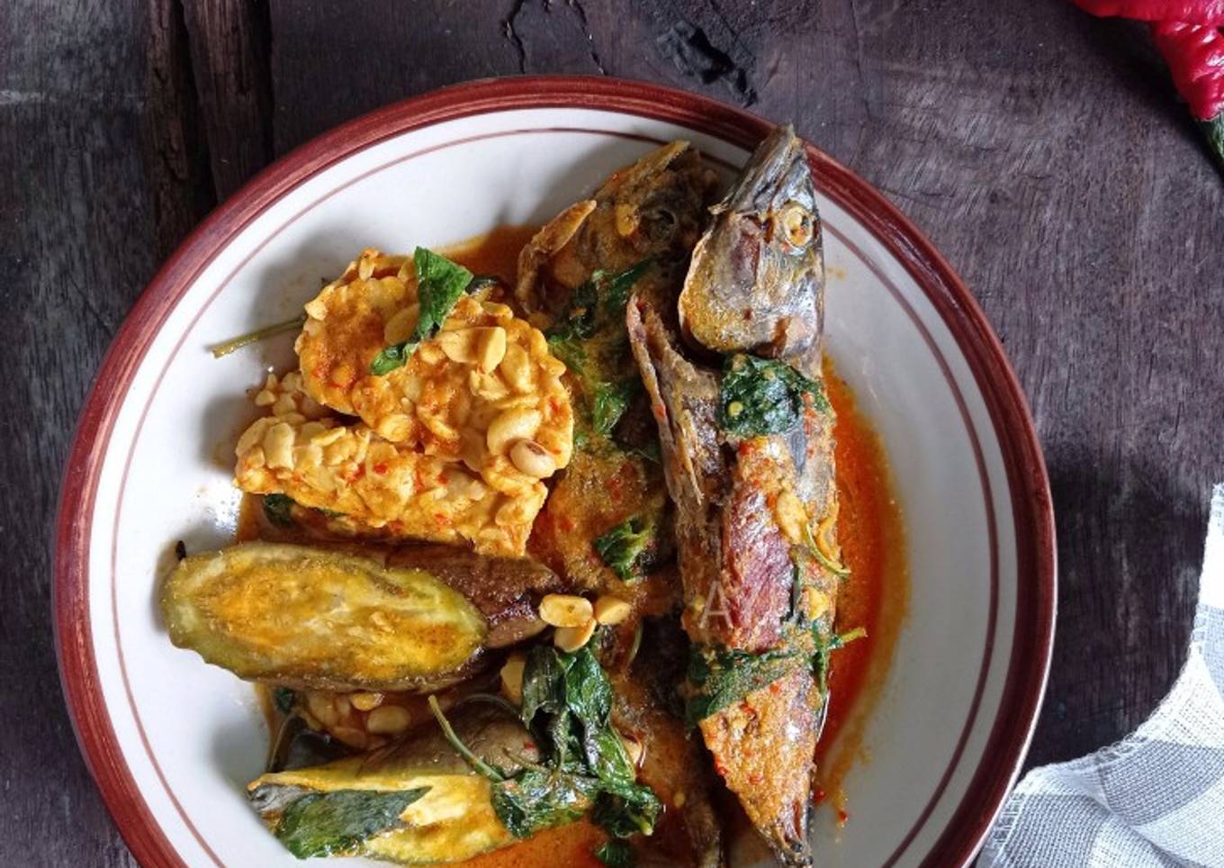 Pecel Santan Cakalang Terong Tempe