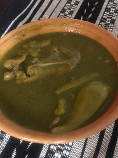 Una foto de Mole verde estilo Oaxaqueño