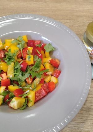 彩椒香菜沙拉佐鹽麴 的食譜成品照片