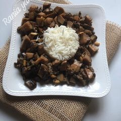 A picture of Truffle_stew_with_meat.